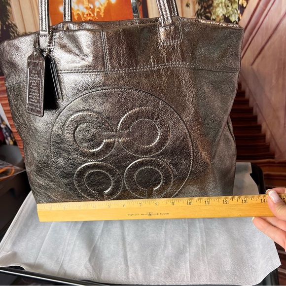 Coach Julia Perry Op Art tote bag in bronze metallic leather. Beautiful 🤩 - Picture 10 of 13